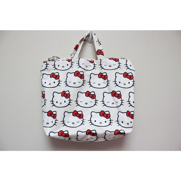 NWT Baggu Hello Kitty Sanrio White Canvas Horizontal Duck Crossbody Bag - Picture 2 of 7